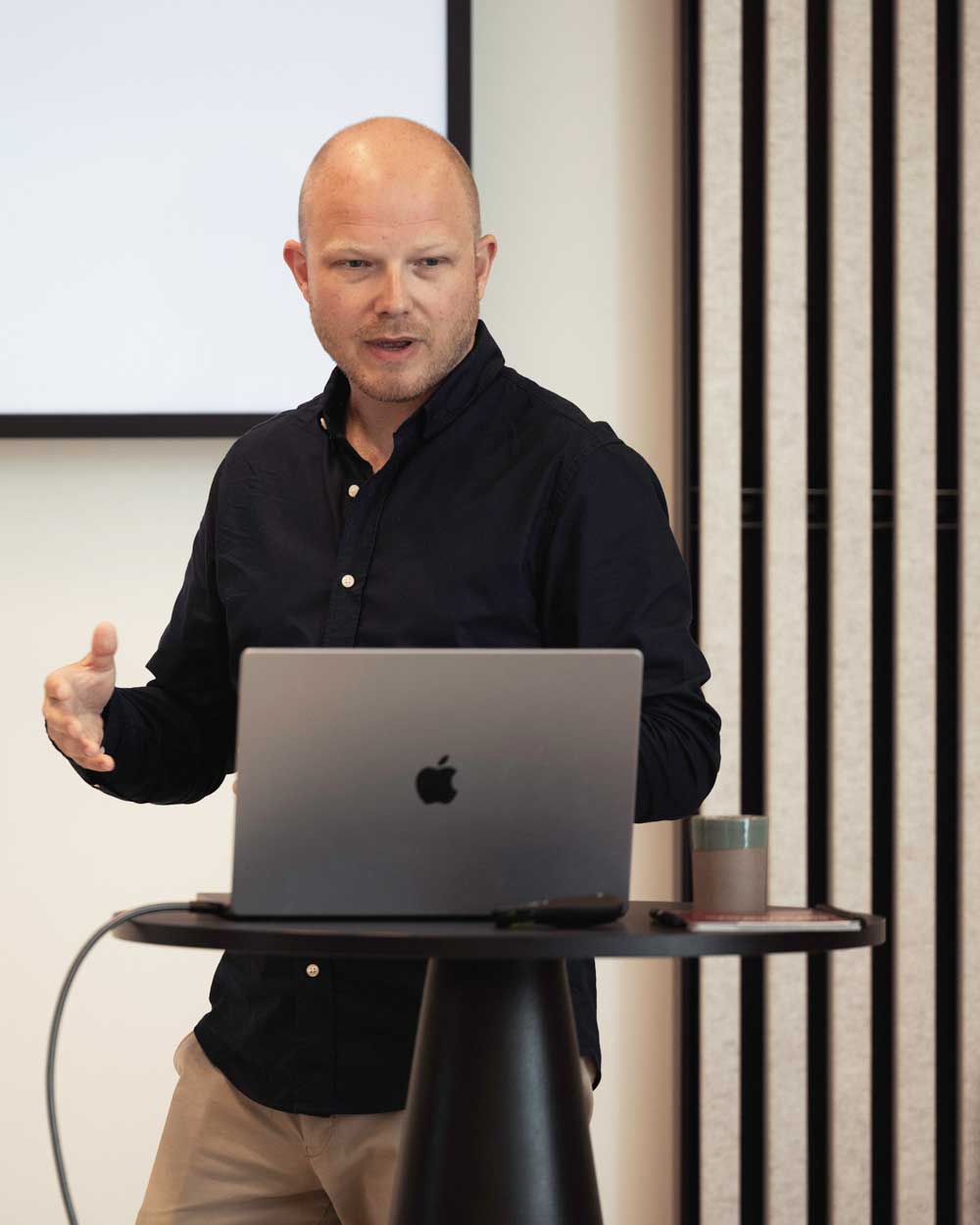 Nick Lievendag talking at an Inspiration Session about Brand Storytelling